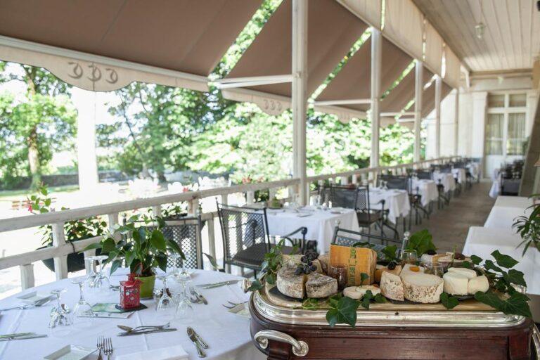 chateau-des-comtes-de-challes-1lieu1salle-restaurant-hotel-meeting.jpg