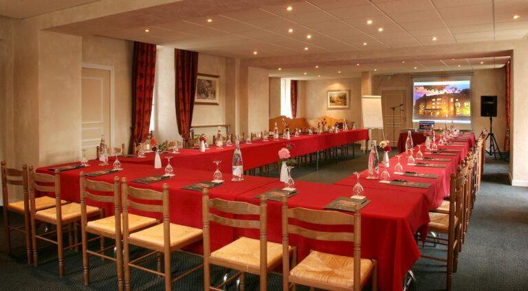 chateau-des-comtes-de-challes-1lieu1salle-restaurant-hotel-salle.jpg