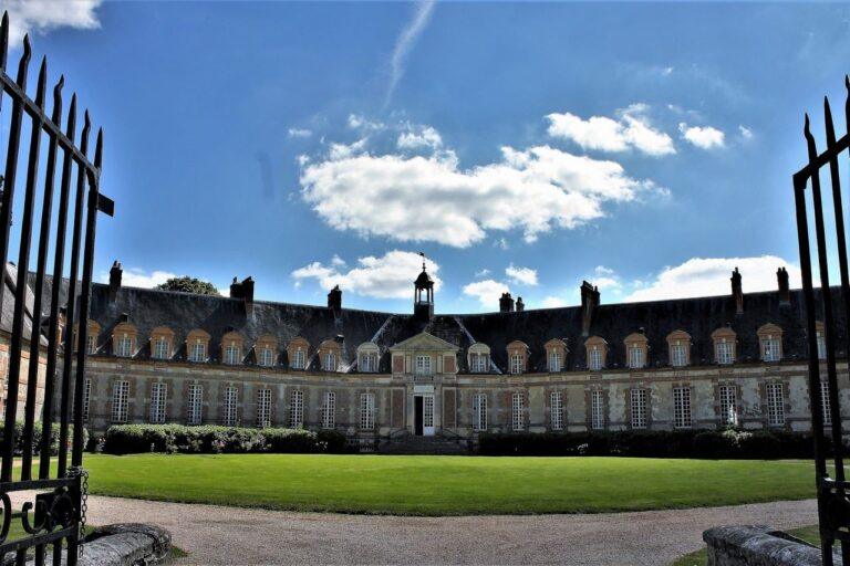 chateau-et-relais-de-neuville-1lieu1salle-chateau.jpg