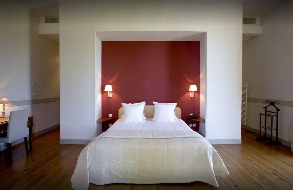 chateau-grattequina-1lieu1salle-chambres.jpg