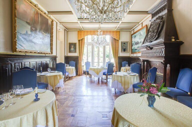 chateau-val-1lieu1salle-restaurant.jpg