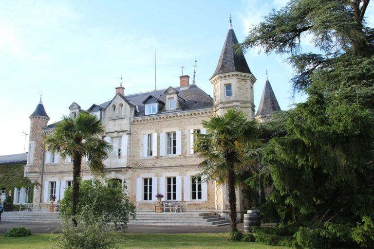 chateau-de-buros-1lieu1salle-restaurant-hotel-seminaires-reunion.jpg