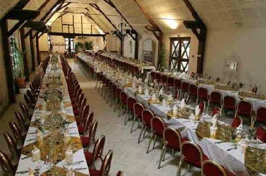 chateau-de-jallanges-1lieu1salle-restaurant-hotel-reception.jpg