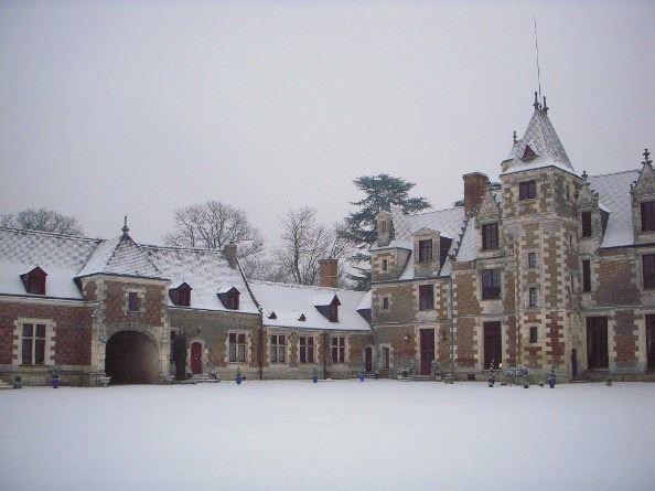 chateau-de-jallanges-1lieu1salle-restaurant-hotel-reunion-exterieur.jpg