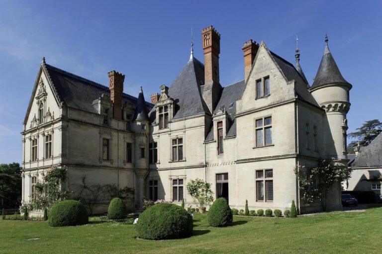 chateau-de-la-bourdaisiere-1lieu1salle-restaurant-hotel-conference-facade.jpg