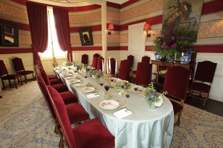 chateau-de-la-bourdaisiere-1lieu1salle-restaurant-hotel-salle-de-reunion.jpg