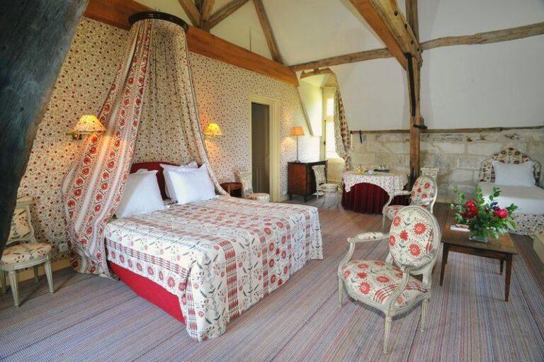 chateau-de-la-bourdaisiere-1lieu1salle-restaurant-hotel-seminaires-chambre.jpg