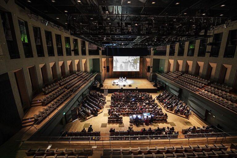 cite-de-la-musique-philharmonie-de-paris-1lieu1salle-pleniaire.jpg