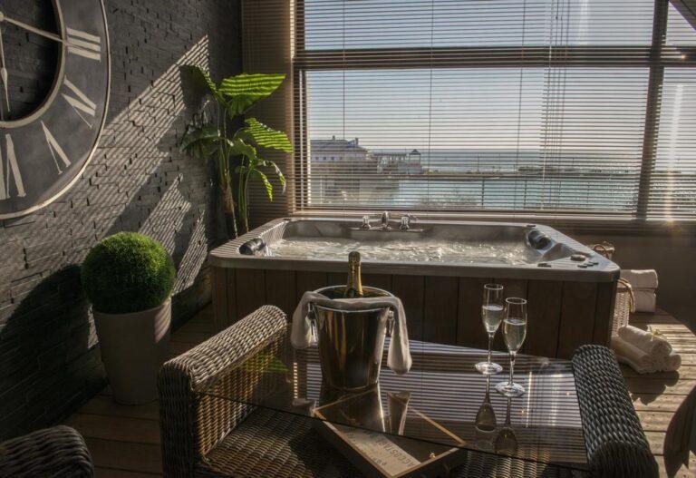 cote-ouest-hotel-thalasso-et-spa-les-sables-d-olonne-1lieu1salle-restaurant2.jpg