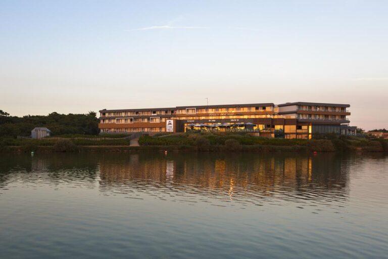 cote-ouest-hotel-thalasso-et-spa-les-sables-d-olonne-1lieu1salle-site.jpg