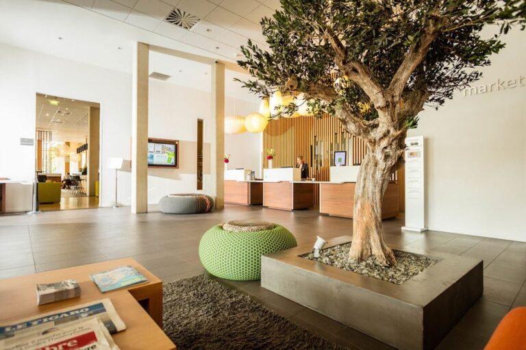 courtyard-by-marriott-montpellier-1lieu1salle-hall.jpg