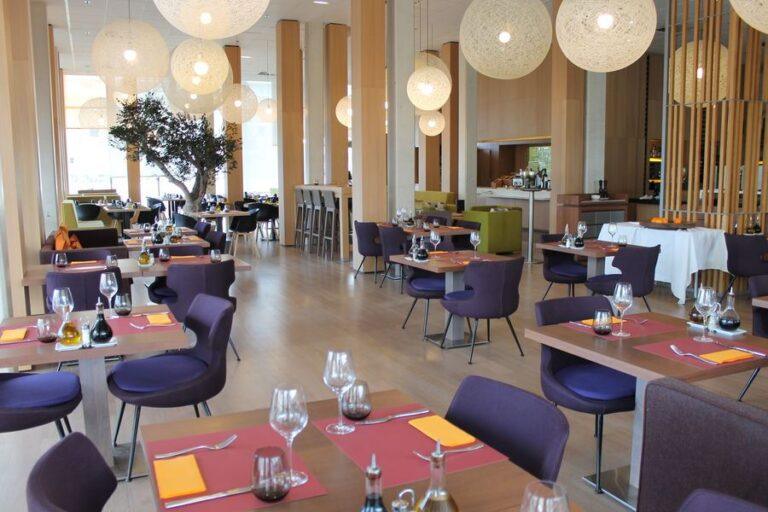 courtyard-by-marriott-montpellier-1lieu1salle-restaurant.jpg