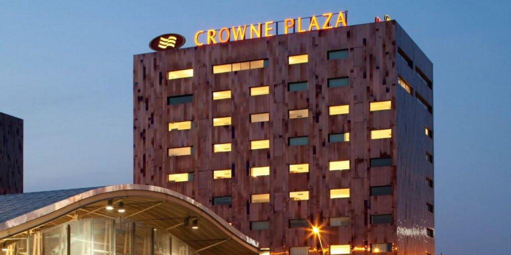 crowne-plaza-1lieu1salle-batiment.jpg