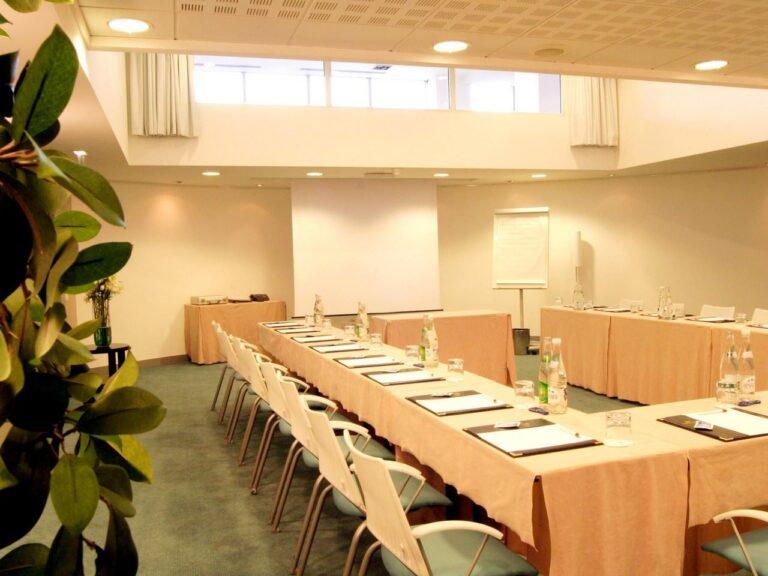 crowne-plaza-lille-1lieu1salle-congres.jpg