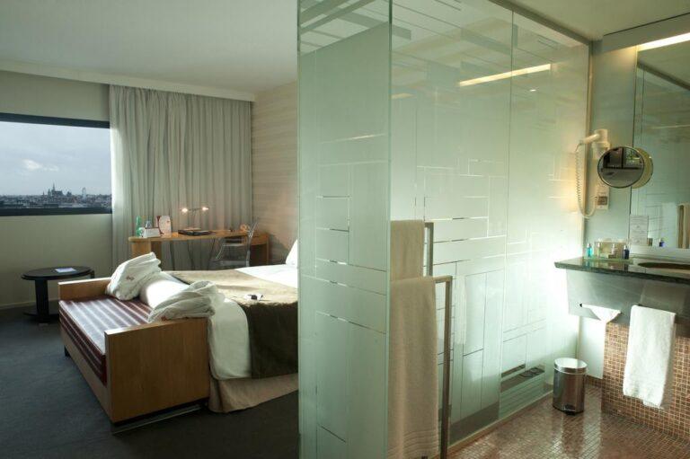 crowne-plaza-lille-1lieu1salle-sdb.jpg