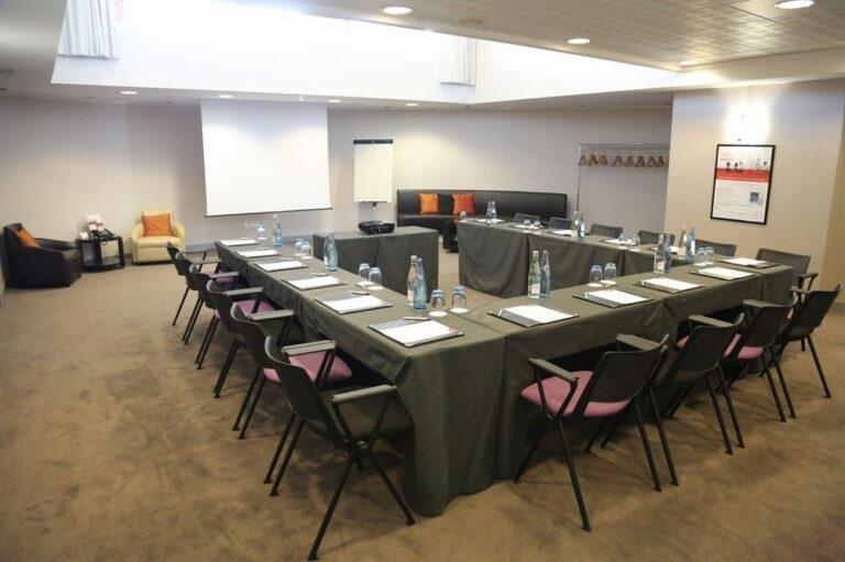crowne-plaza-lille-1lieu1salle-seminaire.jpg