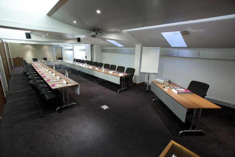 crowne-plaza-toulouse-1lieu1salle-meeting.jpg