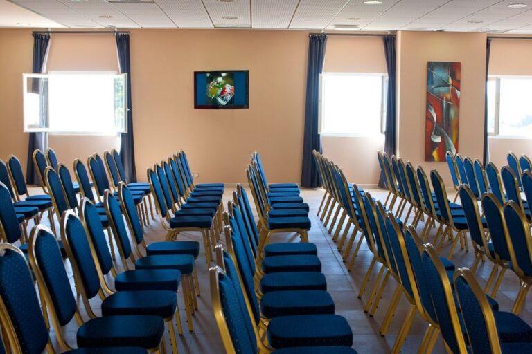 domaine-de-camiole-1lieu1salle-restaurant-hotel-salle-conferences-convention-chateau.jpg