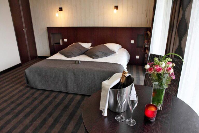 domaine-de-cice-blossac-1lieu1salle-chambre.jpg