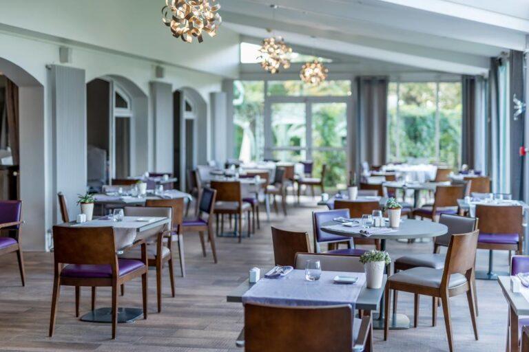 domaine-de-fompeyre-1lieu1salle-restaurant.jpg