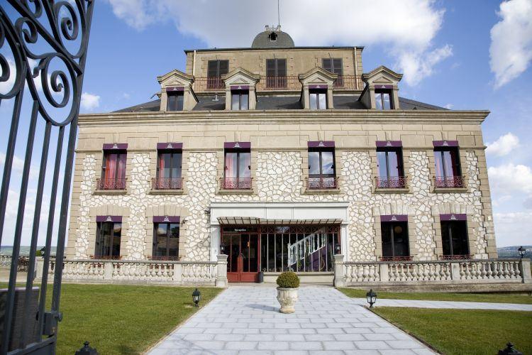 domaine-de-la-corniche-1lieu1salle-chateau.jpg
