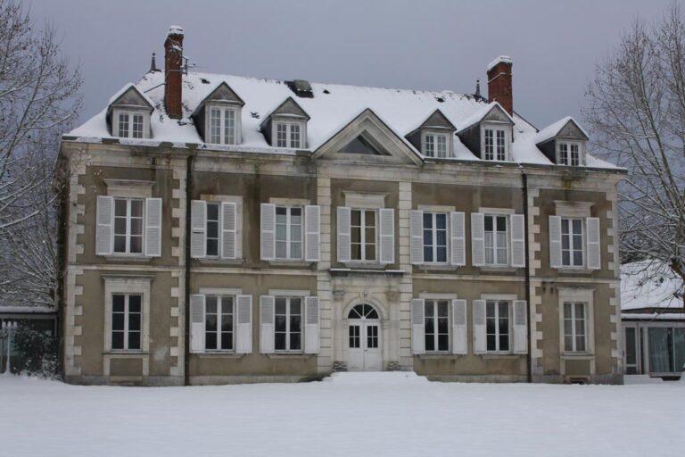 domaine-de-valaudran-1lieu1salle-hotel-restaurant-conference-facade.jpg
