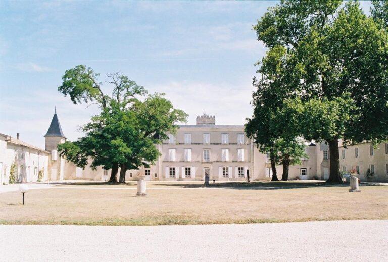 domaine-du-griffier-1lieu1salle-restaurant-hotel-domaine.jpg
