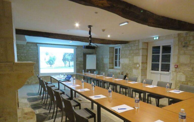 domaine-du-griffier-1lieu1salle-restaurant-hotel-salle-reunion.jpg