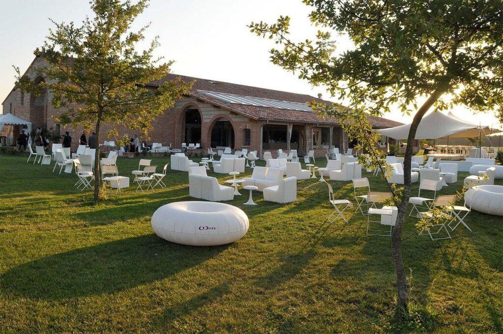 domaine-preissac-1lieu1salle-jardin.jpg