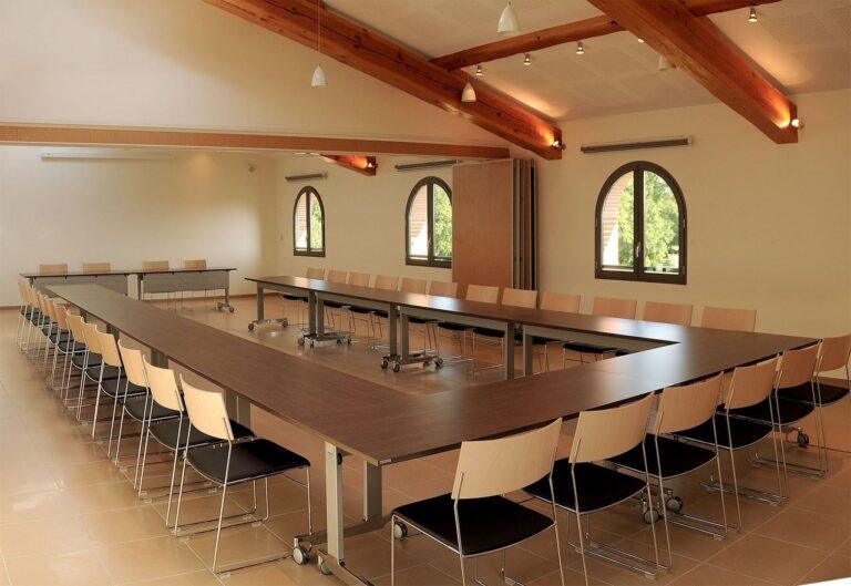 domaine-preissac-1lieu1salle-salle-en-u.jpg