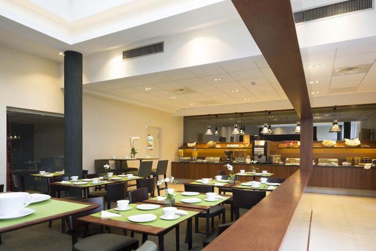 escale-oceania-1lieu1salle-restaurant-hotel.jpg