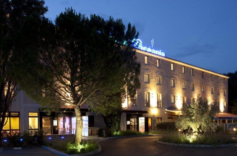 escale-oceania-1lieu1salle-restaurant-hotel-exterieur.jpg