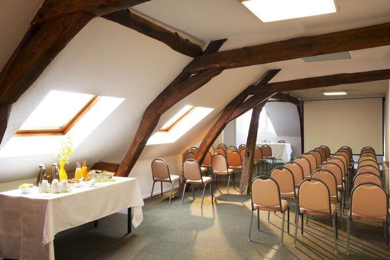 escale-oceania-1lieu1salle-restaurant-hotel-seminaire.jpg