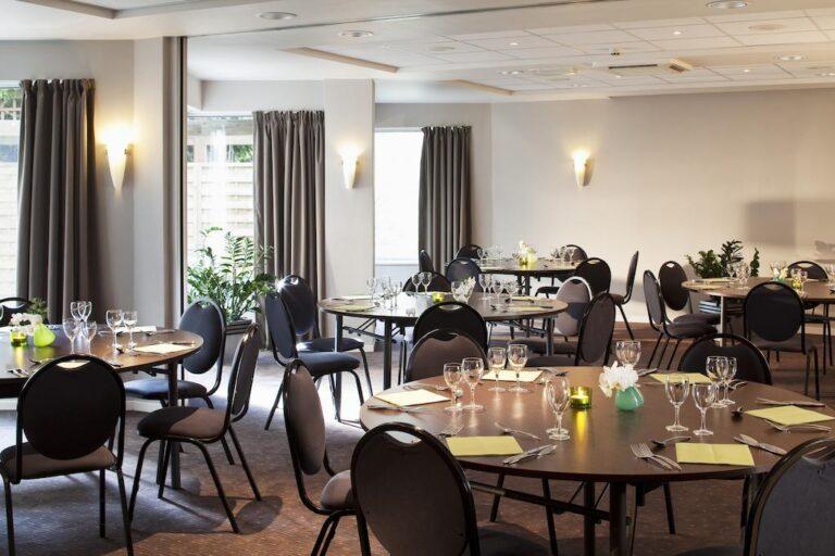 escale-oceania-vannes-1lieu1salle-hotel-restaurant-salle.jpg