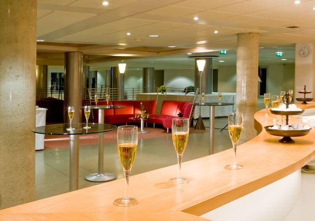 espace-cetime-1lieu1salle-evenement-bar.jpg