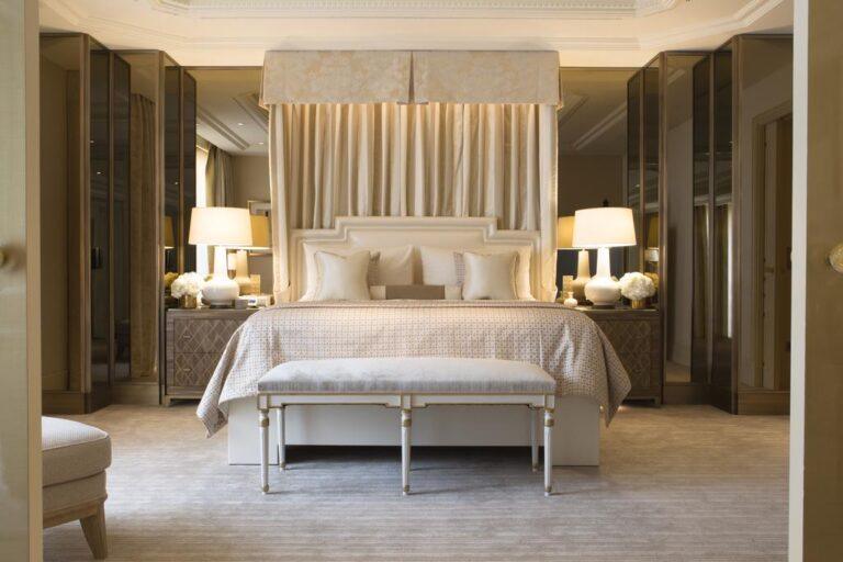 four-season-hotel-george-v-1lieu1salle-hotel-restaurant-chambre.jpg