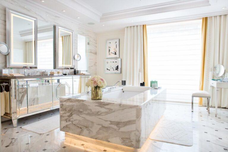 four-season-hotel-george-v-1lieu1salle-hotel-restaurant-chambres-suite.jpg