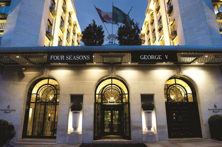 four-season-hotel-george-v-1lieu1salle-hotel-restaurant-facade-exterieur.jpg