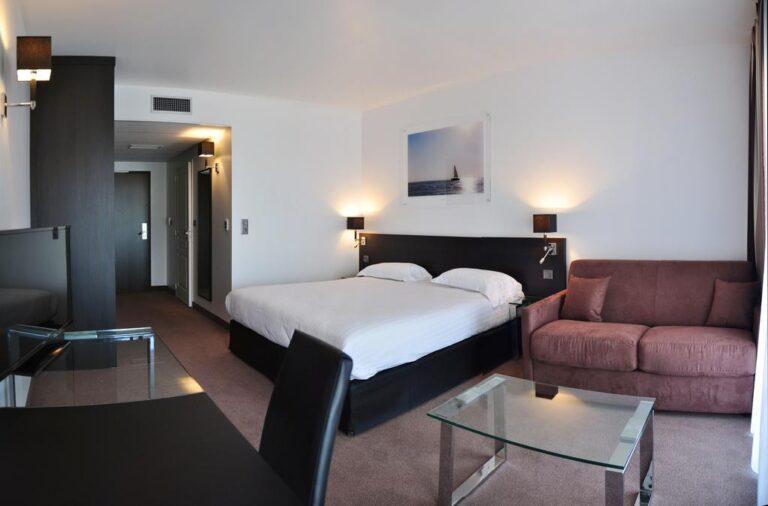 golden-tulip-pornic-suites-1lieu1salle-hotel-restaurant-chambres.jpg