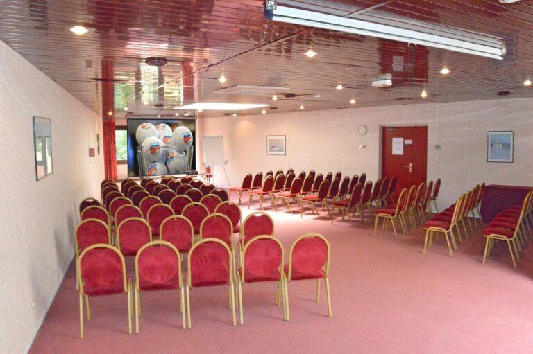 golf-hotel-grenoble-1lieu1salle-restaurant-seminaires-event.jpg