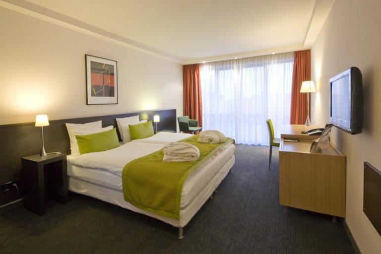 grand-hotel-bristol-1lieu1salle-restaurant-seminaire-meeting-booking.jpg