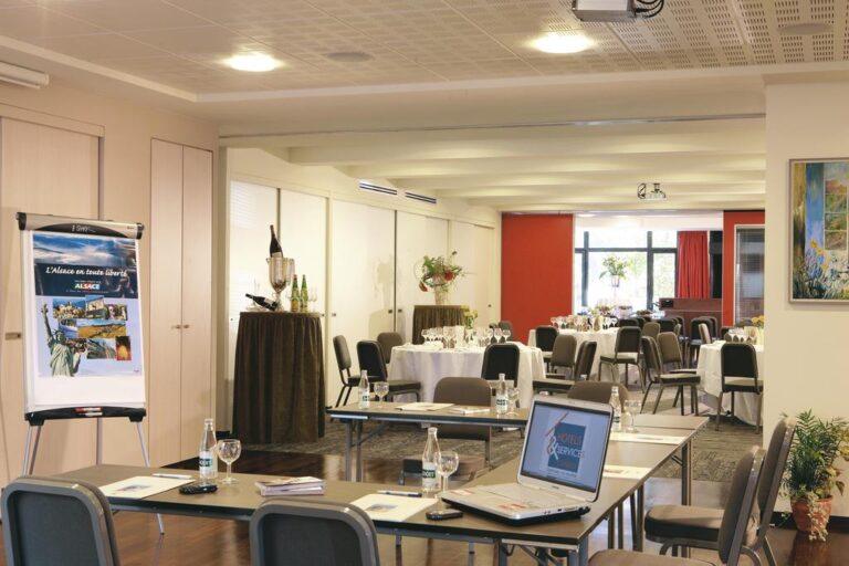 grand-hotel-bristol-1lieu1salle-restaurant-seminaire-salle-conference.jpg