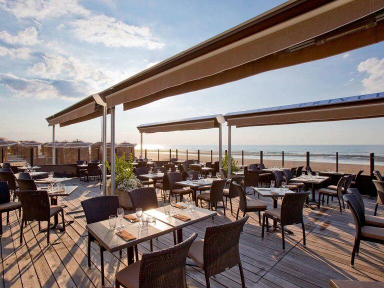 grand-hotel-de-cabourg-1lieu1salle-convention-terrasse.jpg