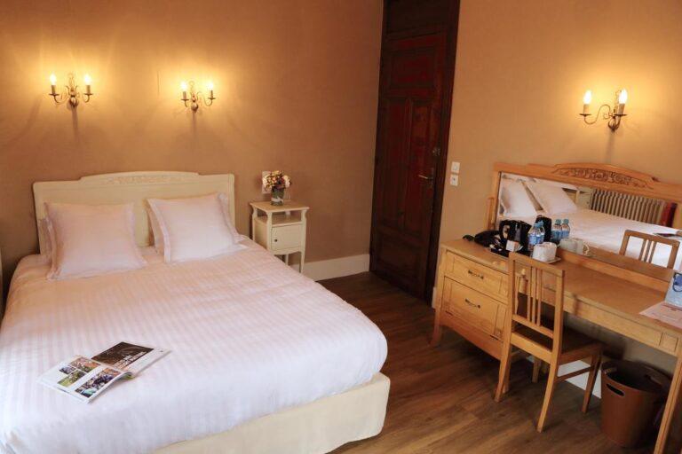 grand-hotel-de-paris-1lieu1salle-restaurant-conference-chambre.jpg