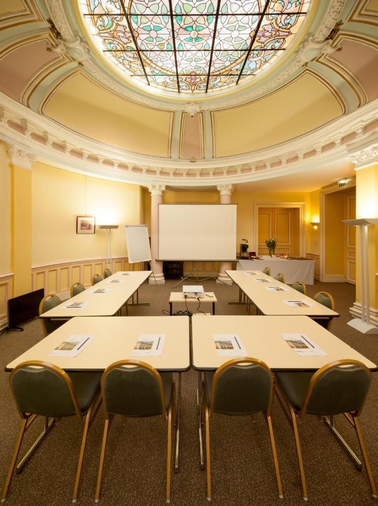 grand-hotel-du-tonneau-d-or-1lieu1salle-restaurant-seminaire-salle-reunion.jpg