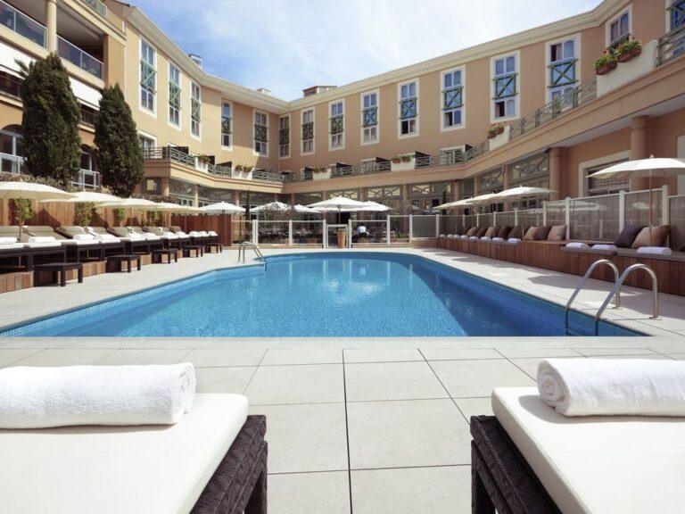 grand-hotel-roi-rene-aix-en-provence-1lieu1salle-conference-piscine.jpg