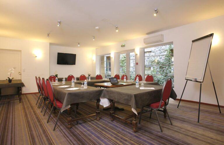 grand-hotel-saint-pierre-1lieu1salle-salle-de-seminaire.jpg