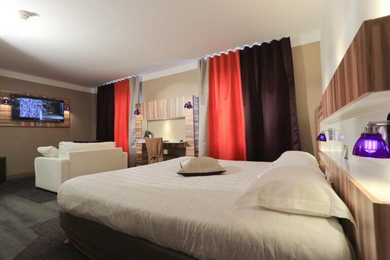 grand-hotel-saint-pierre-1lieu1salle-seminaire-chambre.jpg
