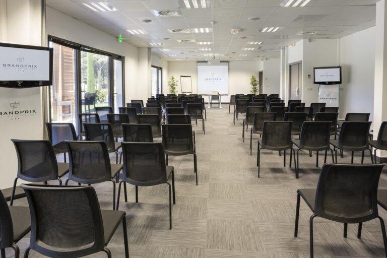 grand-prix-hotel-best-western-1lieu1salle-restaurant-seminaire-salle-evenement.jpg
