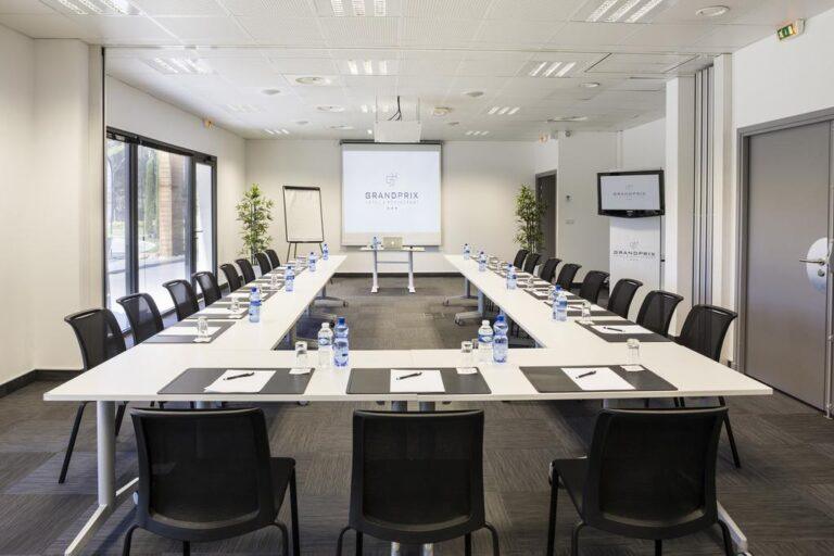 grand-prix-hotel-best-western-1lieu1salle-restaurant-seminaire-salle-reunion.jpg